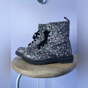 Arizona Jean Company Floral Boots